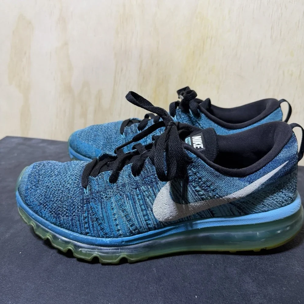 NIKE 2015 AIR MAX FLYKNIT BLUE LAGOON AND BLACK SIZE 11.5 MEN